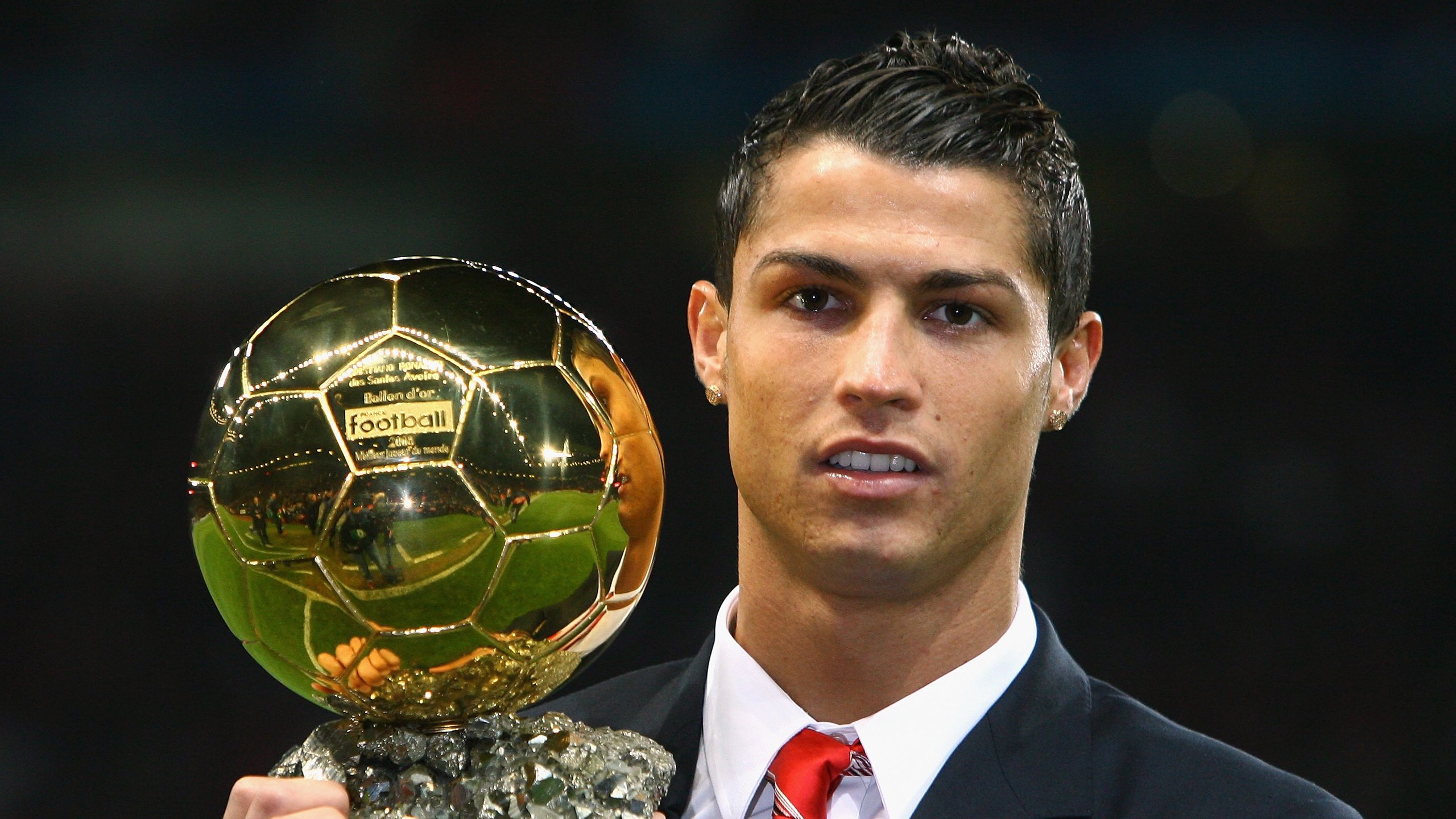 冰岛奇迹再现？库尔图瓦在美加墨世界杯接管比赛的想象之旅