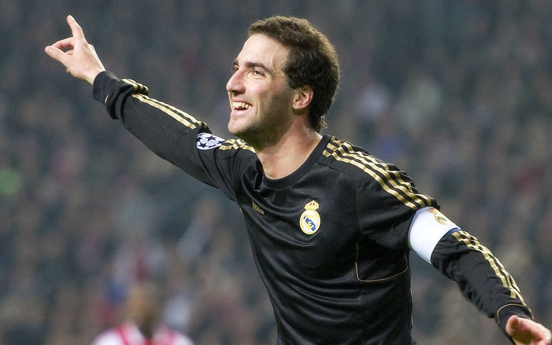 足球的多元叙事，当尤文在美利坚突围，京多安于国家德比封神