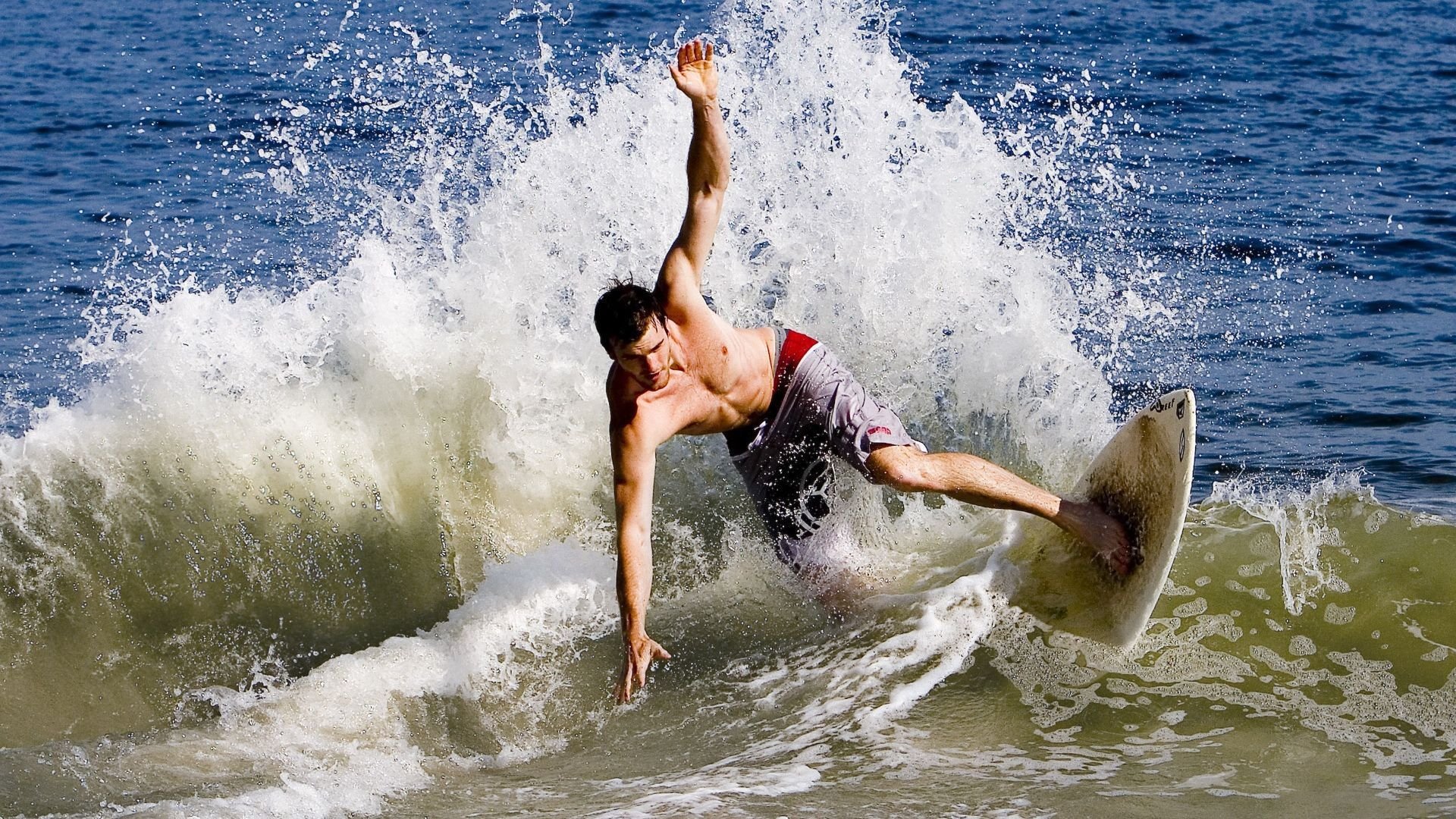 开云体育入口-冰与火的对决，当乔治的烈焰焚尽北境之围