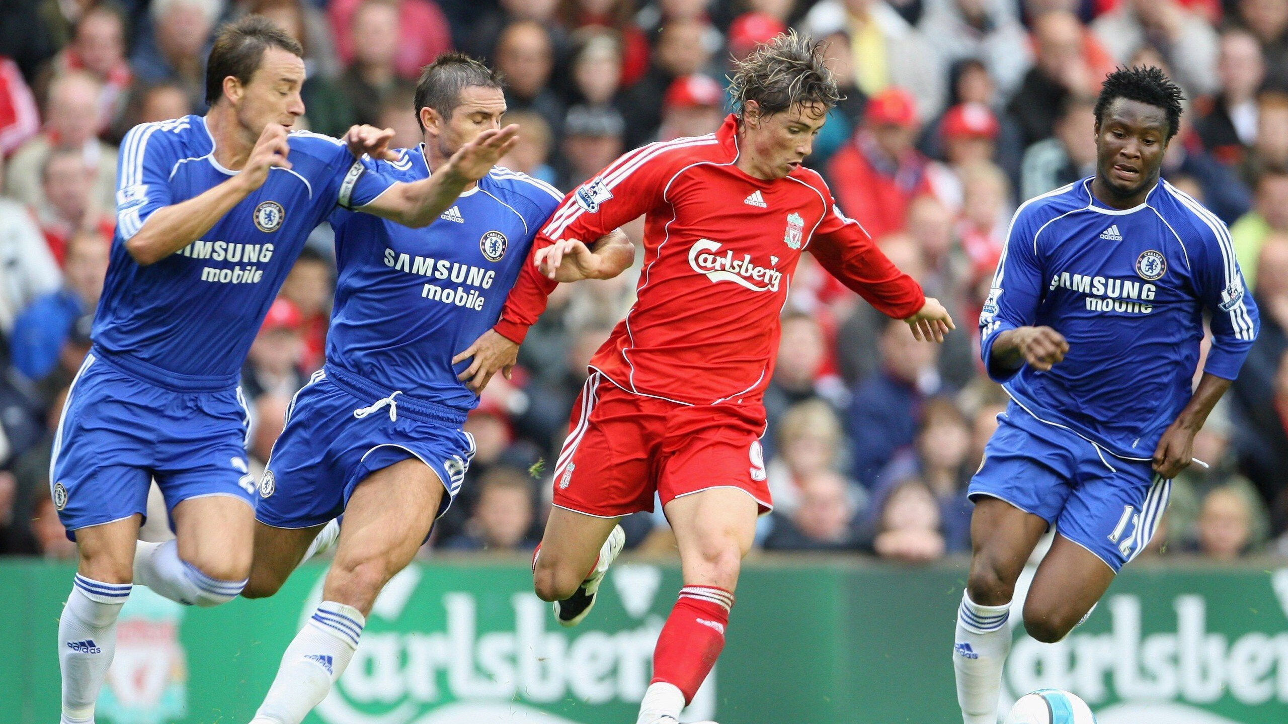 开云平台-王者之翼撕裂银黑军团，米切尔在世纪对决中主宰战场